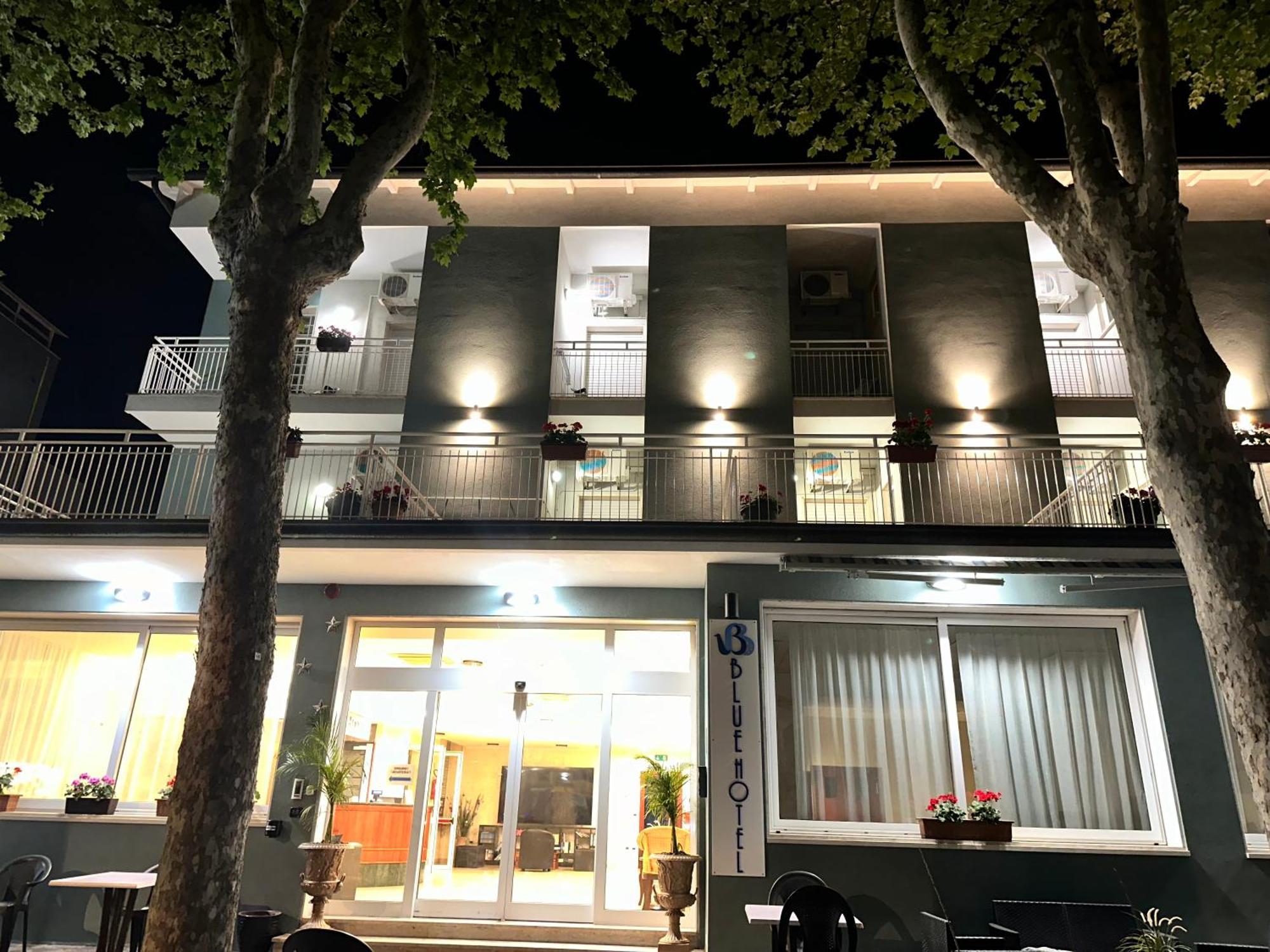 Blue Hotel เชเซนาติโก ภายนอก รูปภาพ