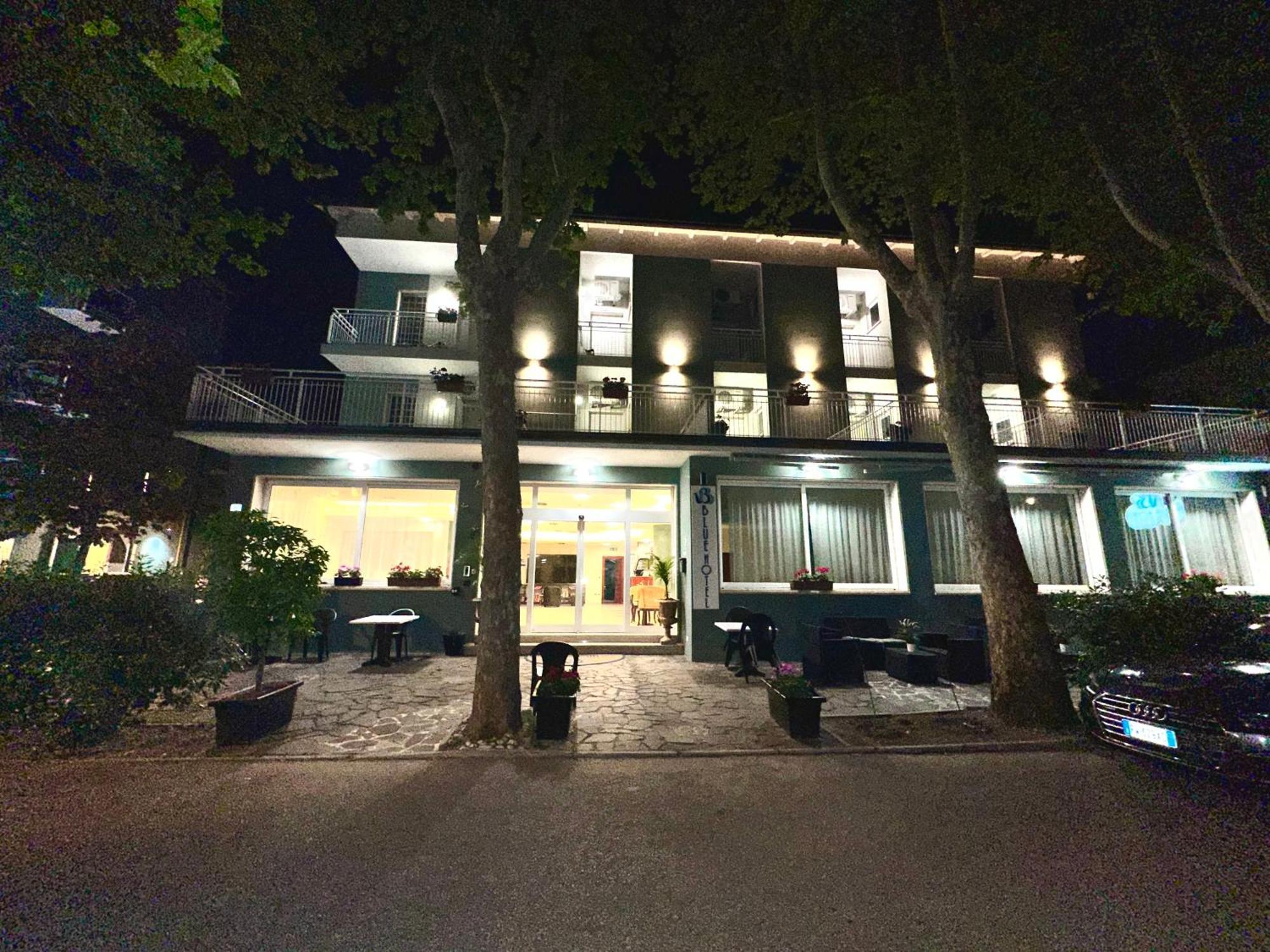 Blue Hotel เชเซนาติโก ภายนอก รูปภาพ