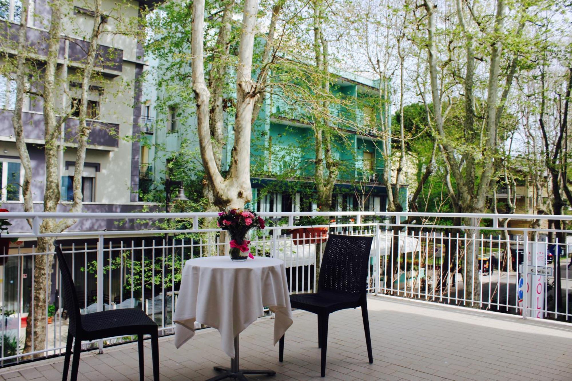 Blue Hotel เชเซนาติโก ภายนอก รูปภาพ