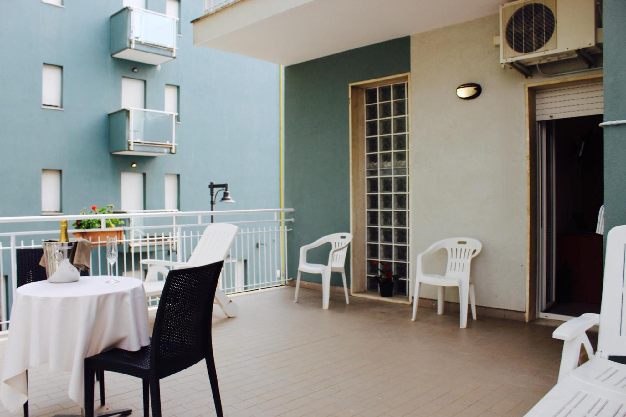 Blue Hotel เชเซนาติโก ภายนอก รูปภาพ
