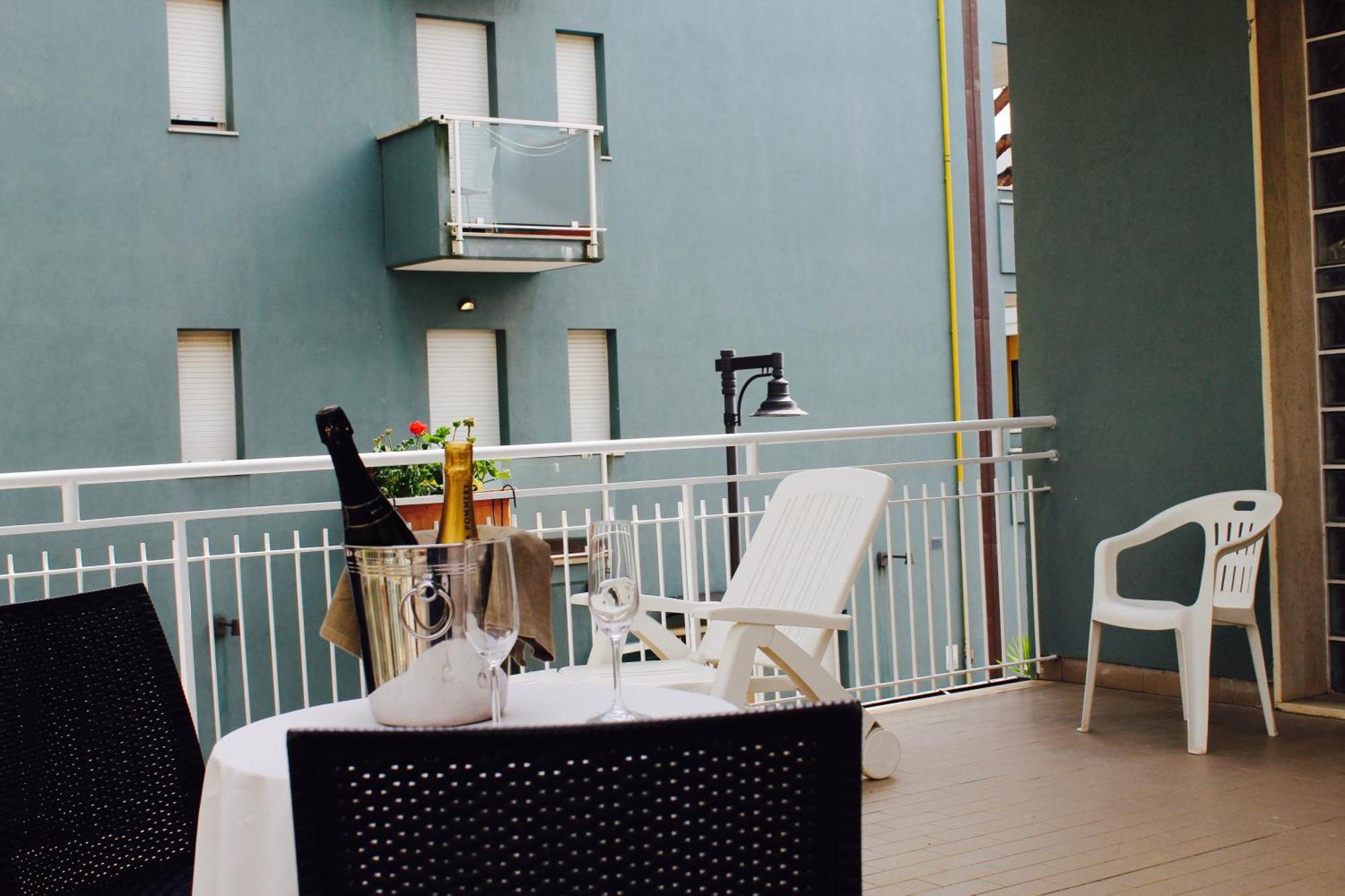 Blue Hotel เชเซนาติโก ภายนอก รูปภาพ