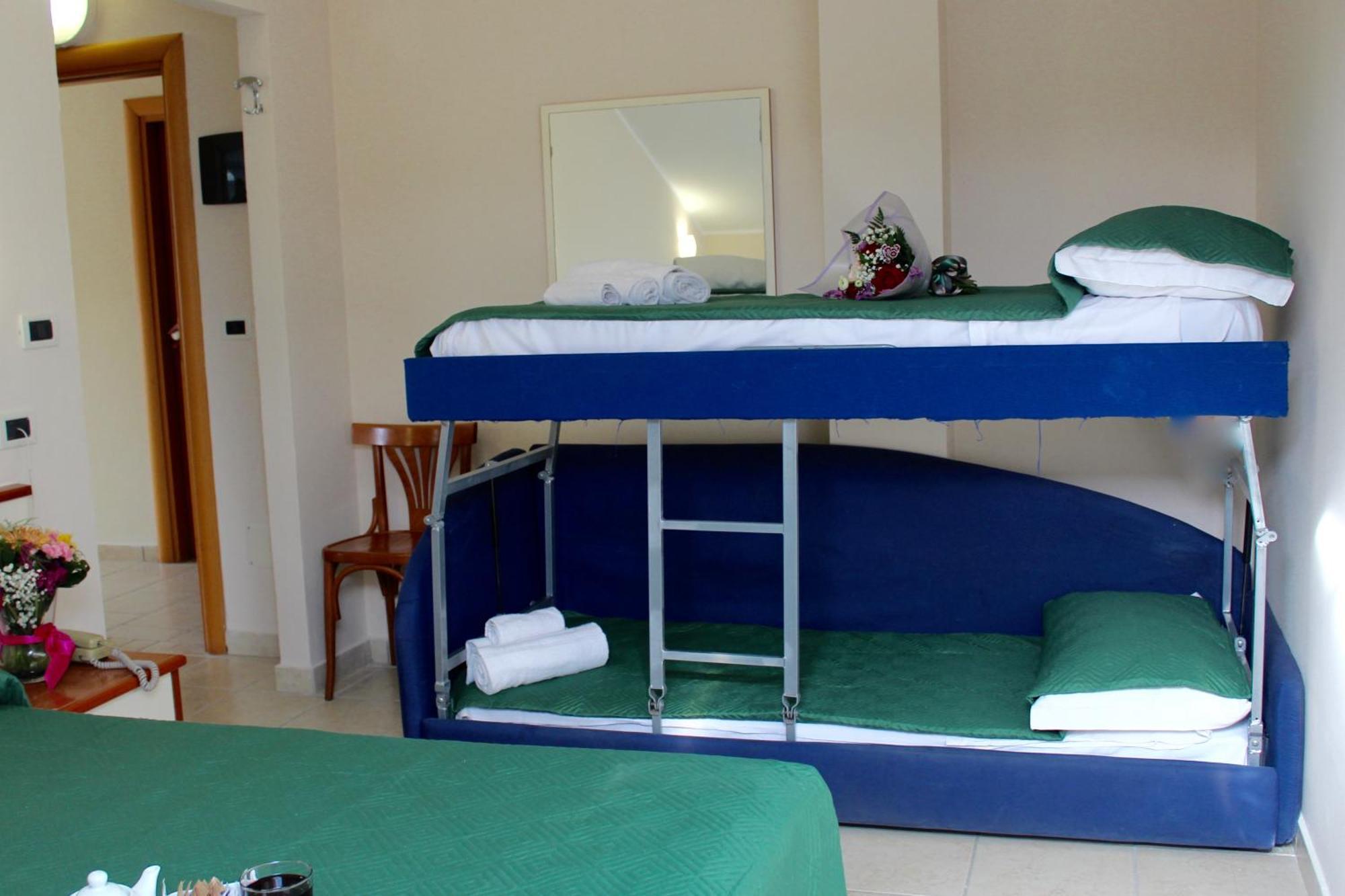 Blue Hotel เชเซนาติโก ภายนอก รูปภาพ