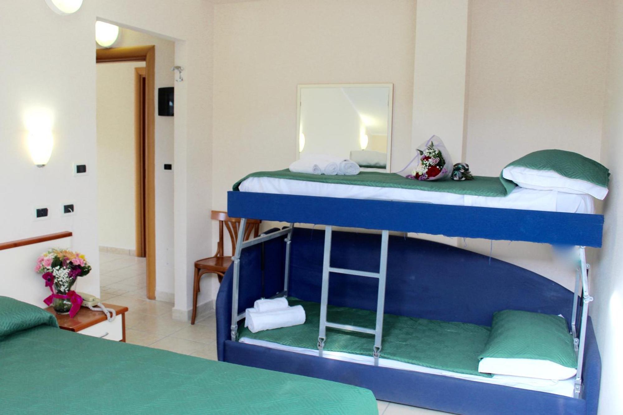Blue Hotel เชเซนาติโก ภายนอก รูปภาพ