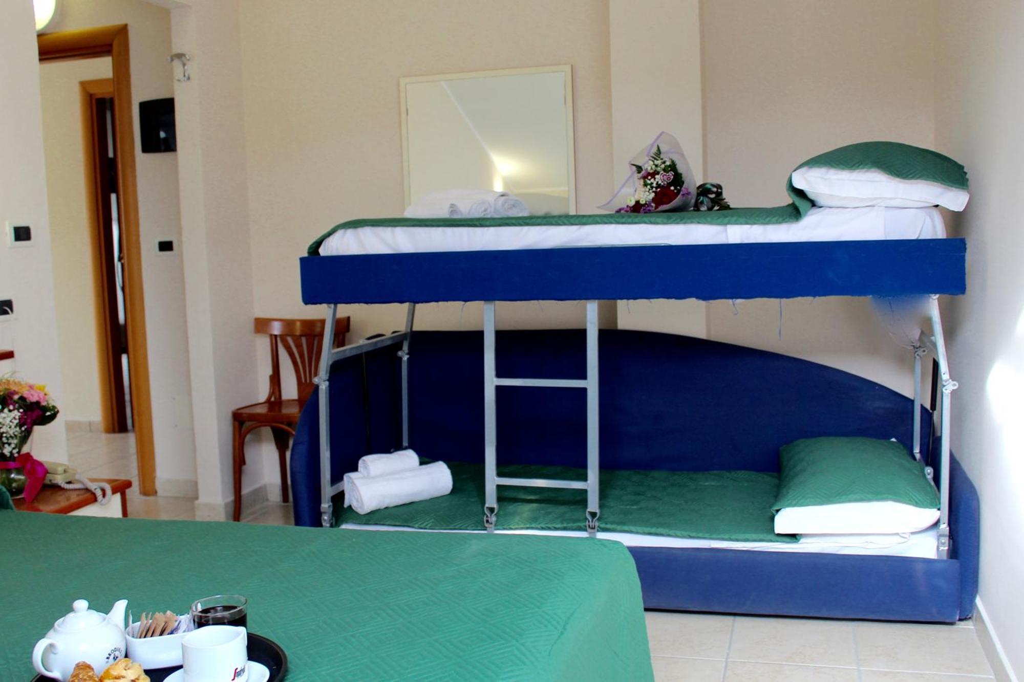 Blue Hotel เชเซนาติโก ภายนอก รูปภาพ