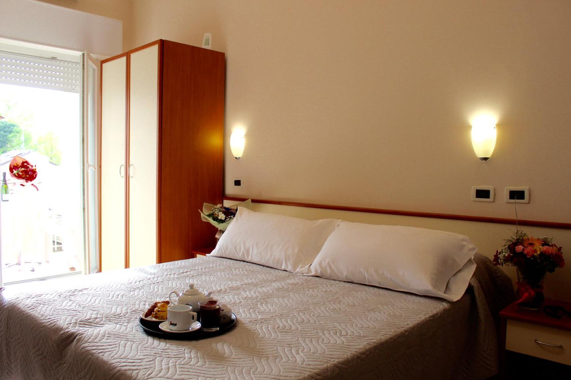 Blue Hotel เชเซนาติโก ภายนอก รูปภาพ