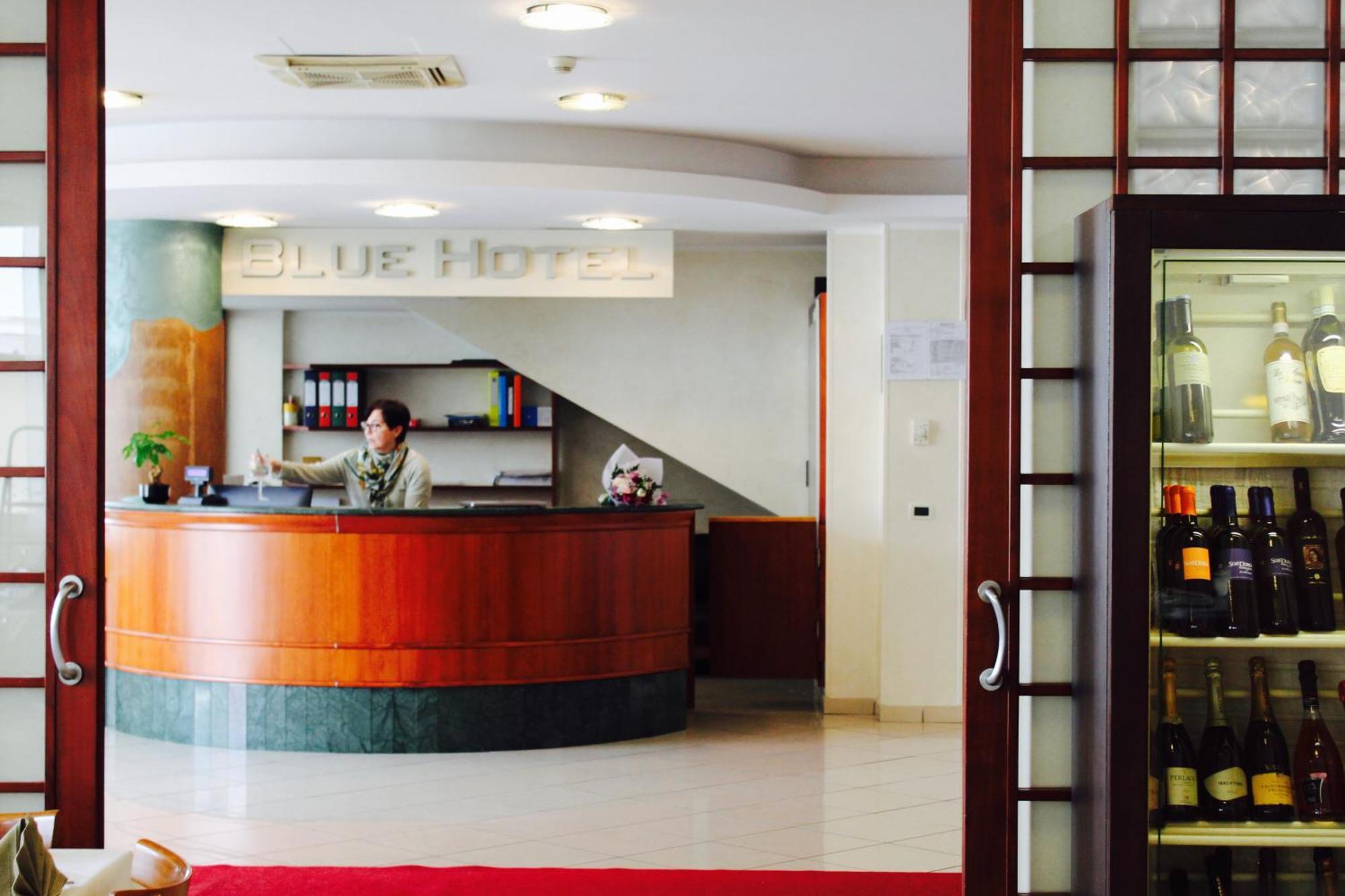 Blue Hotel เชเซนาติโก ภายนอก รูปภาพ